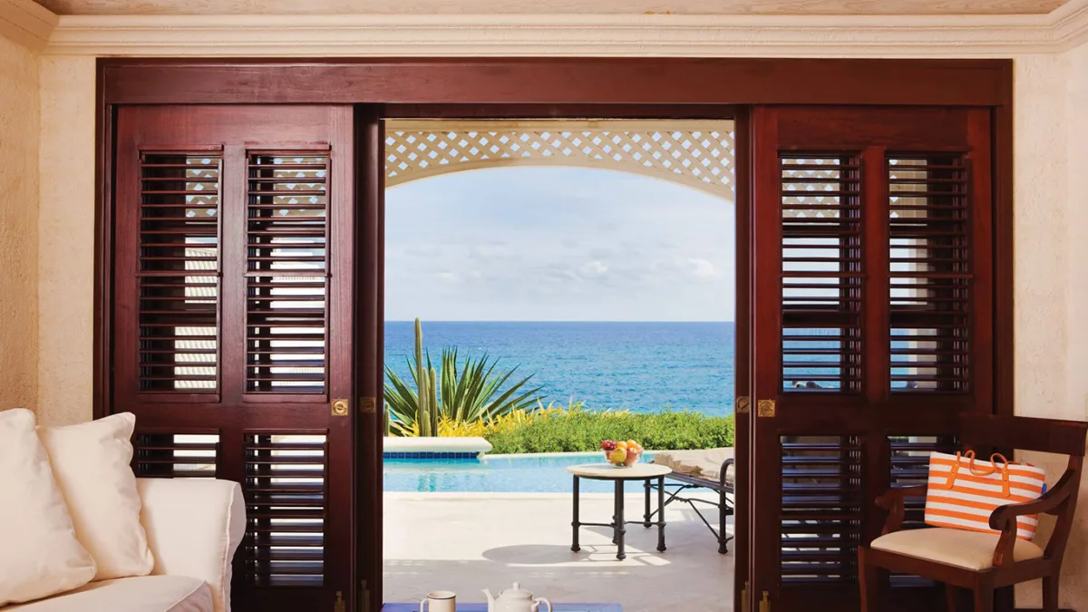 One Bedroom Suite with 28' Pool