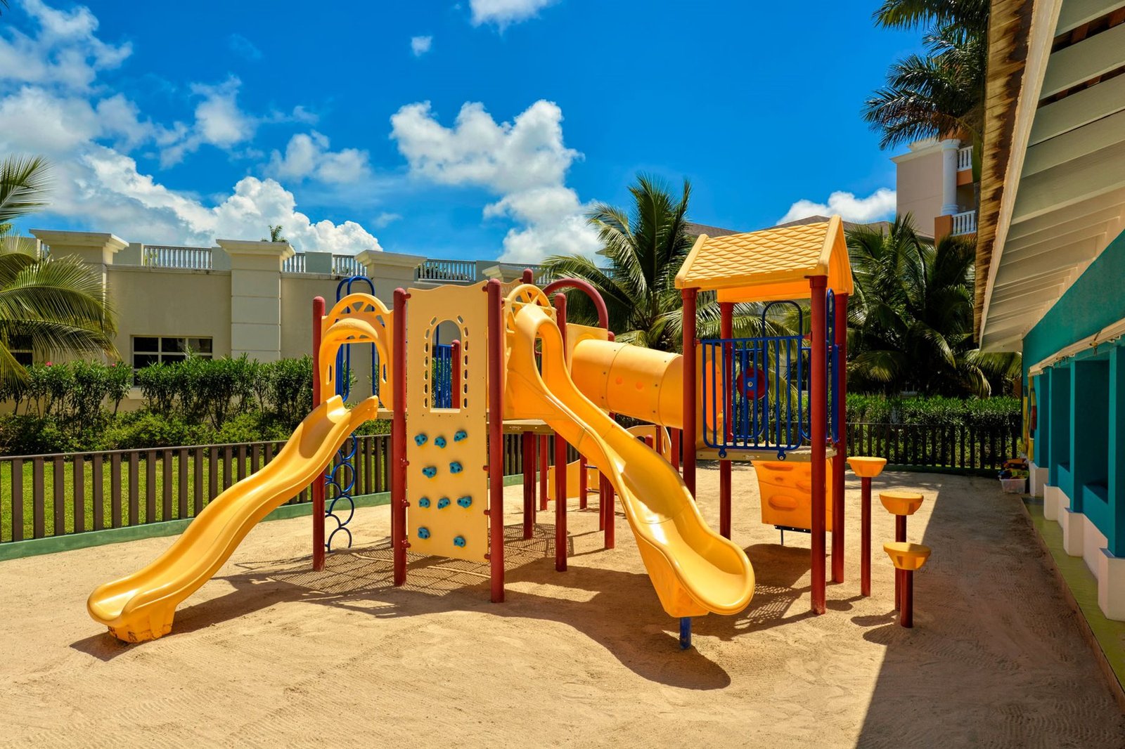 mbj-iberostar-selection-rose-hall-suites-kids-02.jpg