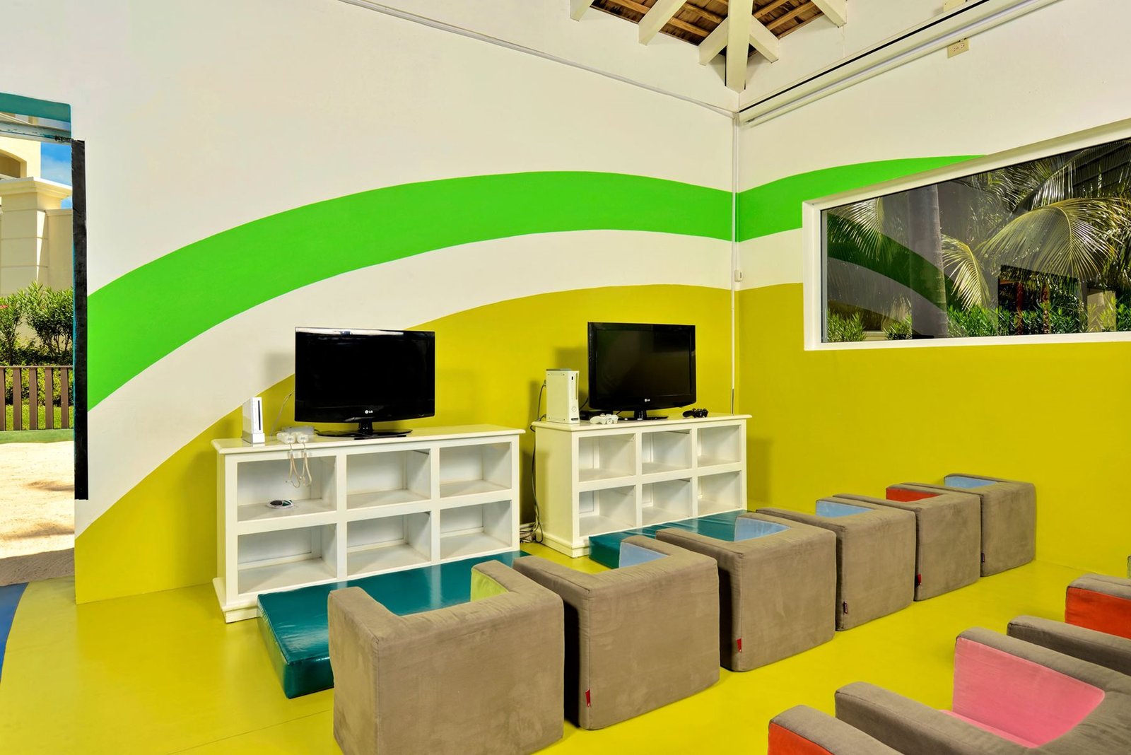 mbj-iberostar-selection-rose-hall-suites-kids-04.jpg
