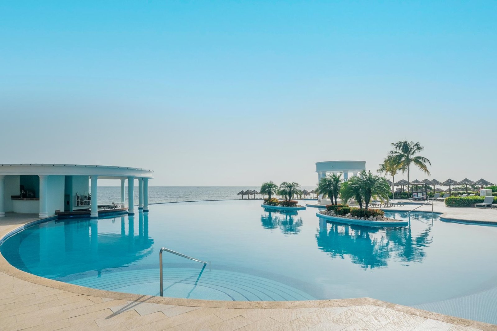mbj-iberostar-selection-rose-hall-suites-pool-02.jpg