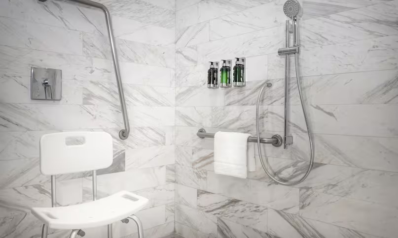 Ocean Front King - Mobility Access & Roll-in Shower