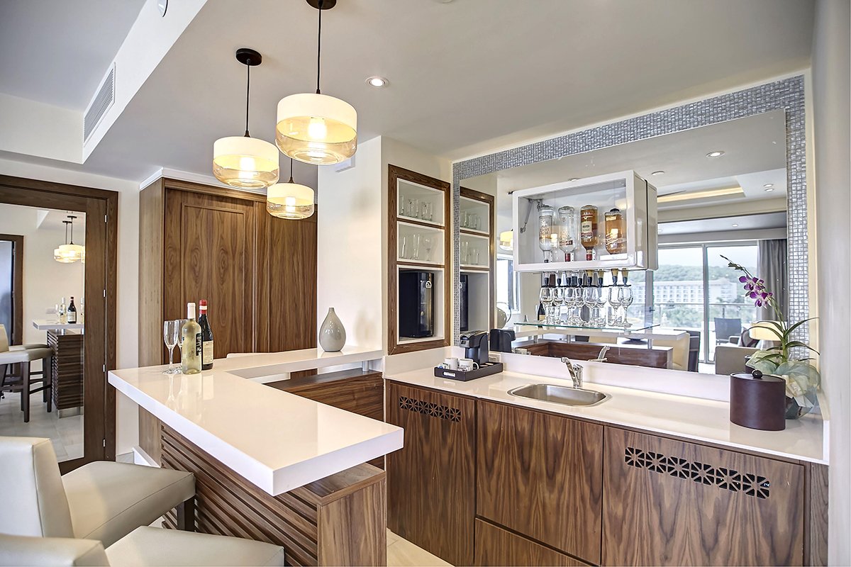 Diamond Club Luxury Presidential One Bedroom Suite