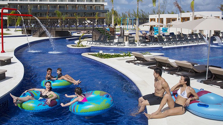 royalton-blue-waters-lazy-river-lifestyle