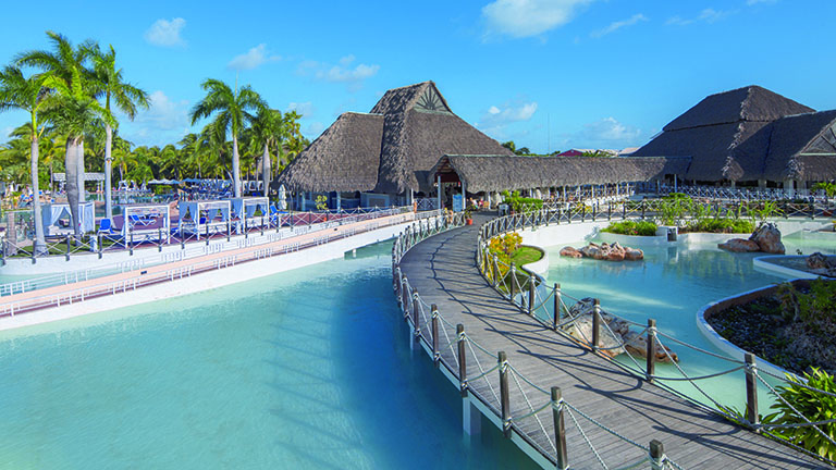 royalton-hicacos-pool-bridge
