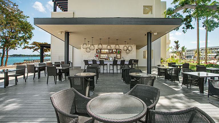 royalton-negril-sands-beach-bar
