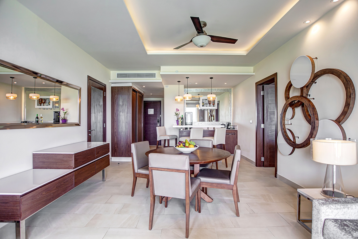 Diamond Club Luxury Presidential One Bedroom Suite