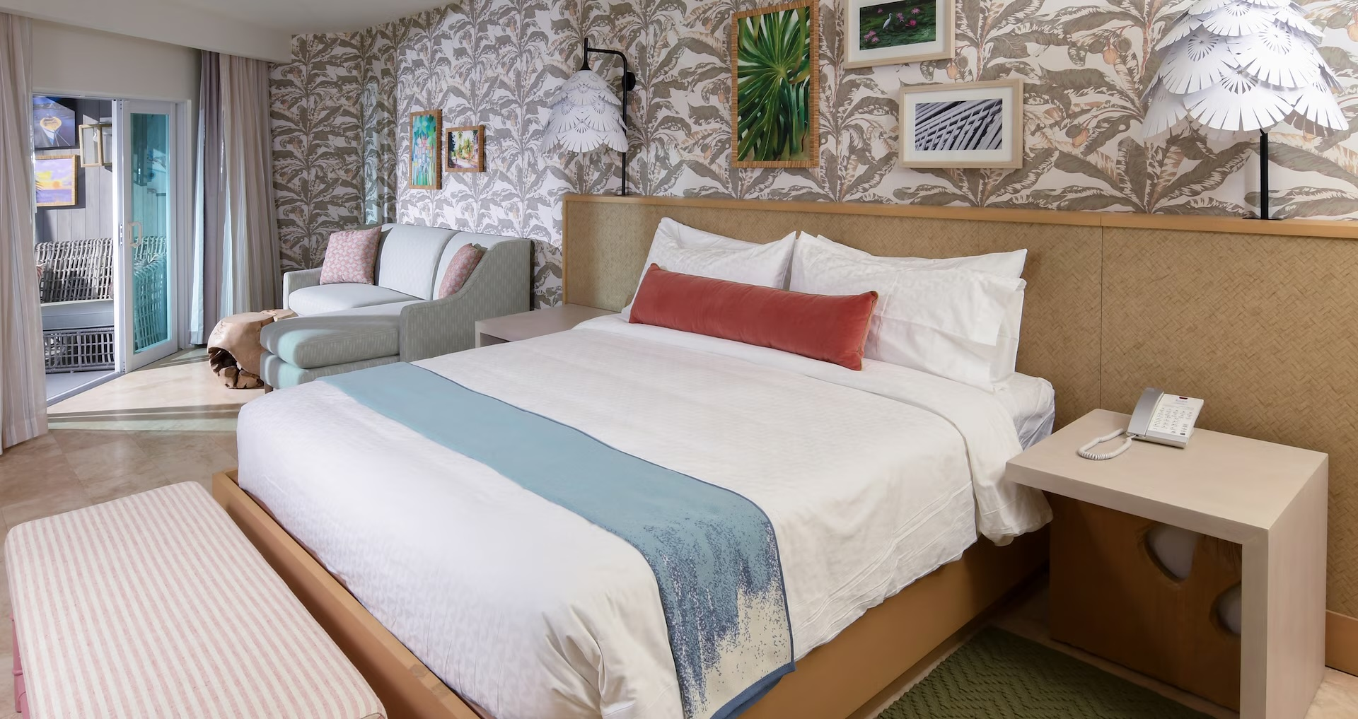 Sunset Bluff Luxury Poolside Walkout Club Level Room