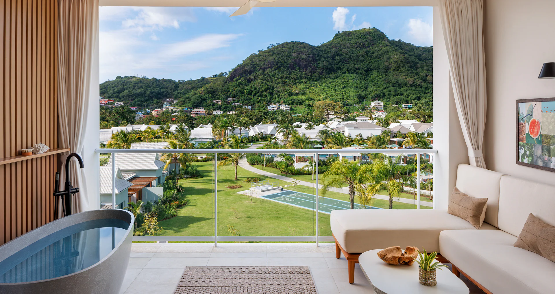 Bamboo Palm Room with Balcony Tranquility Soaking Tub