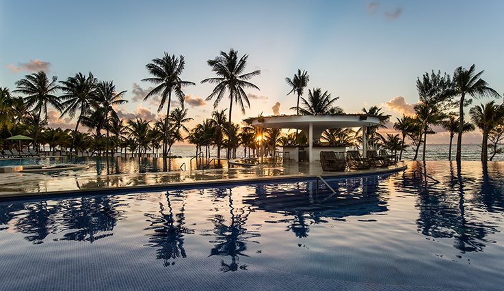 01-cunfb4-infinity-pool