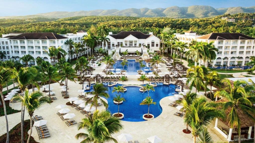 Hyatt Ziva Rose Hall  resort