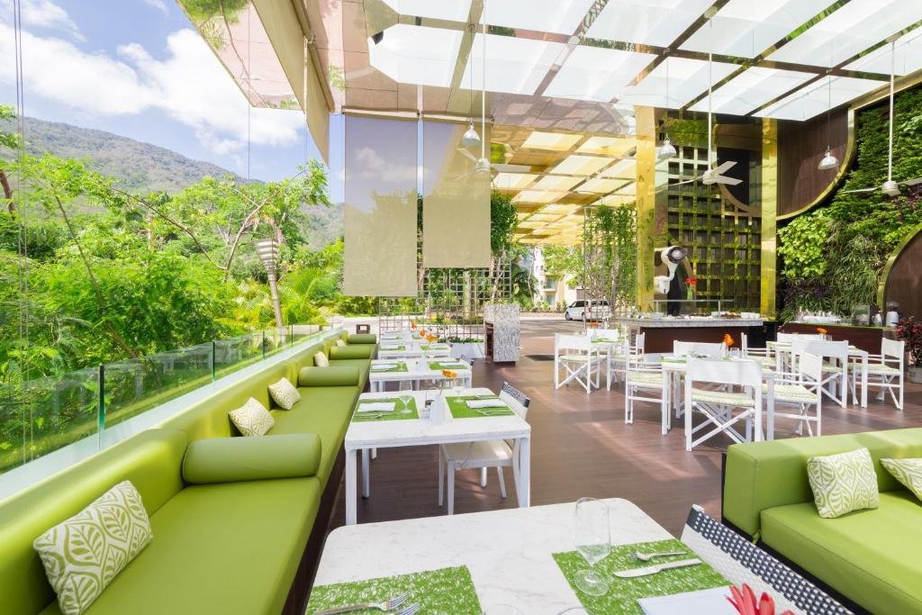 Hotel Mousai Puerto Vallarta resort