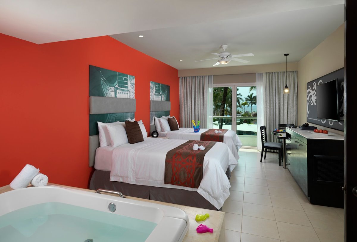 Deluxe Family Partial Ocean View (2 Bedrooms)