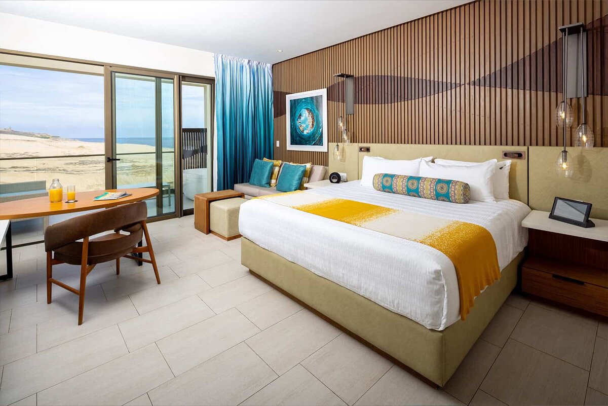 Deluxe Partial Ocean View