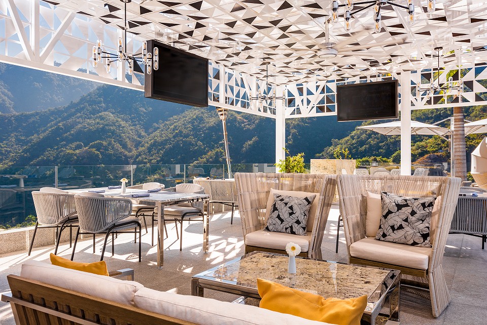 22-11-25_mspv_facilities_rooftop_terrace-mountain-view-1-w1144h640