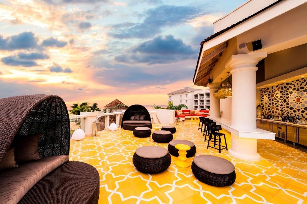 Hyatt Ziva Rose Hall  resort