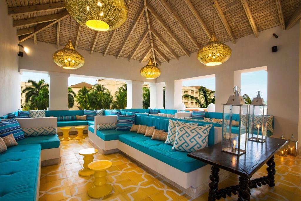 Hyatt Ziva Rose Hall  resort
