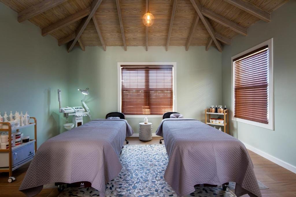 Hammock Cove Resort & Spa resort