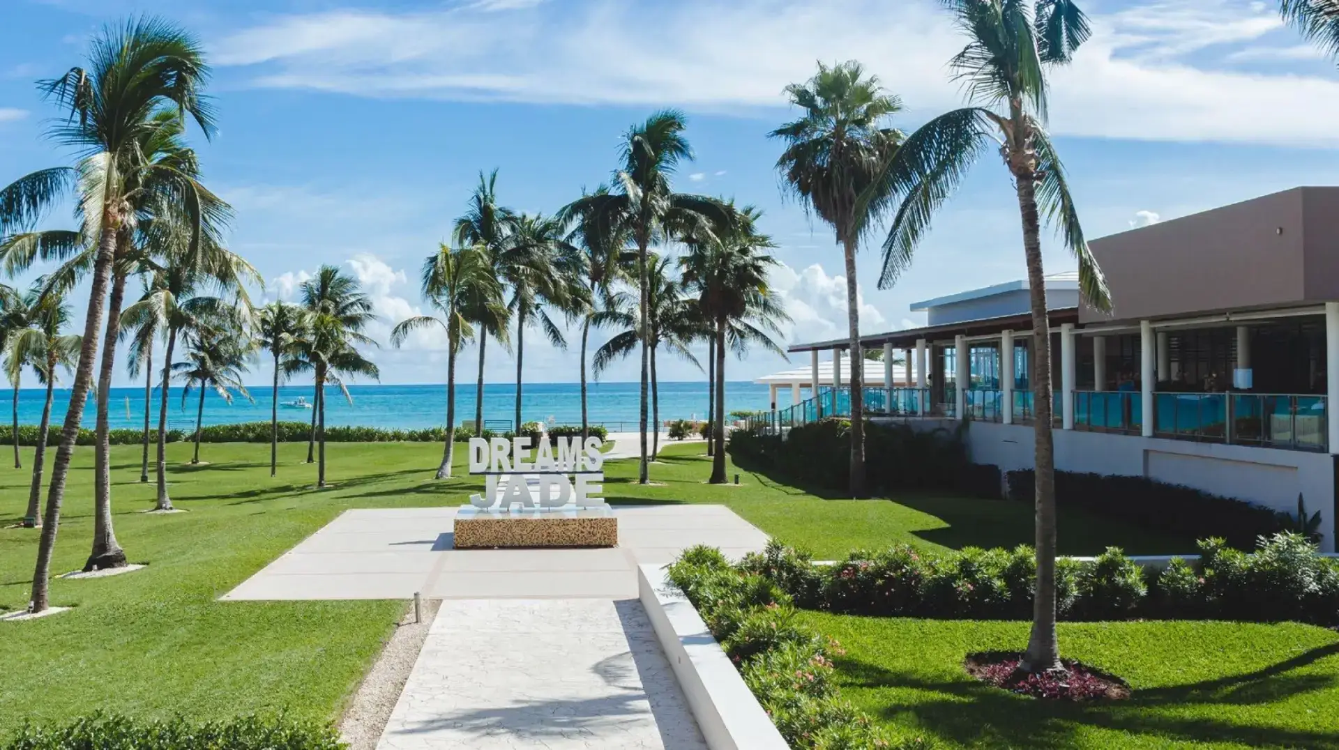 Fountain wedding venue at Dreams Jade Resort & Spa