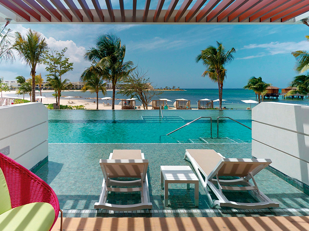 Swim Out Platinum Junior Suite