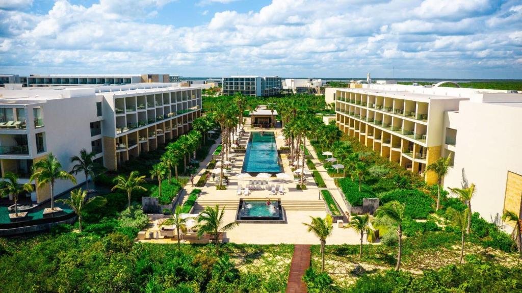 Grand Palladium Select Costa Mujeres resort