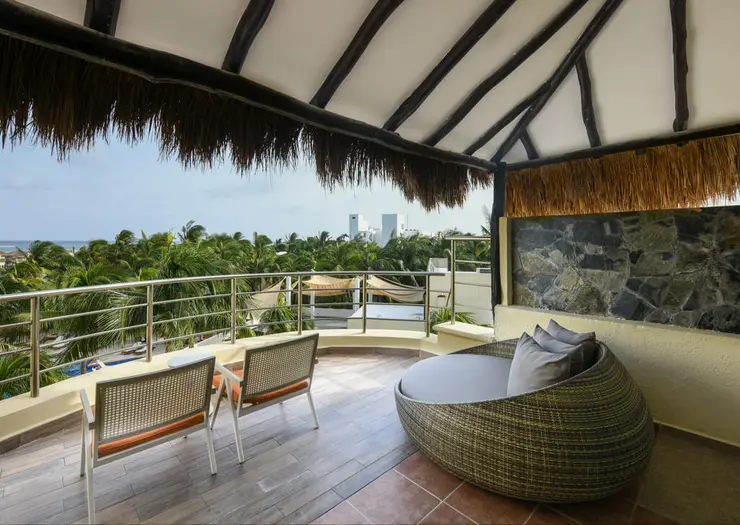 Honeymoon Suite