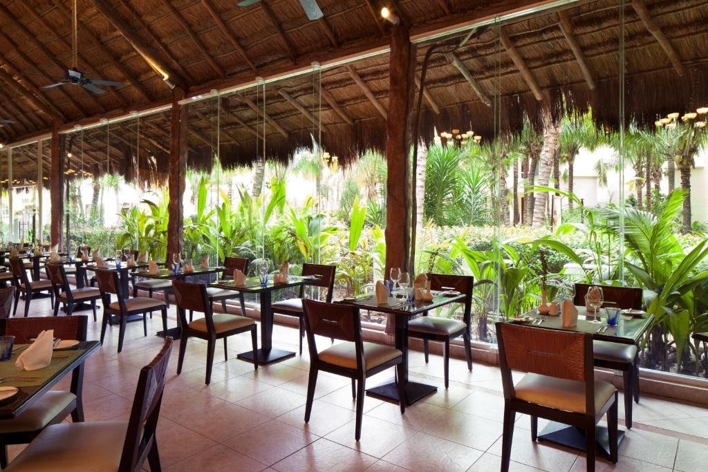 El Dorado Seaside Suites  resort