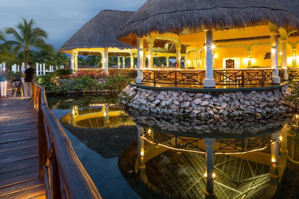 Grand Palladium Colonial Resort & Spa resort
