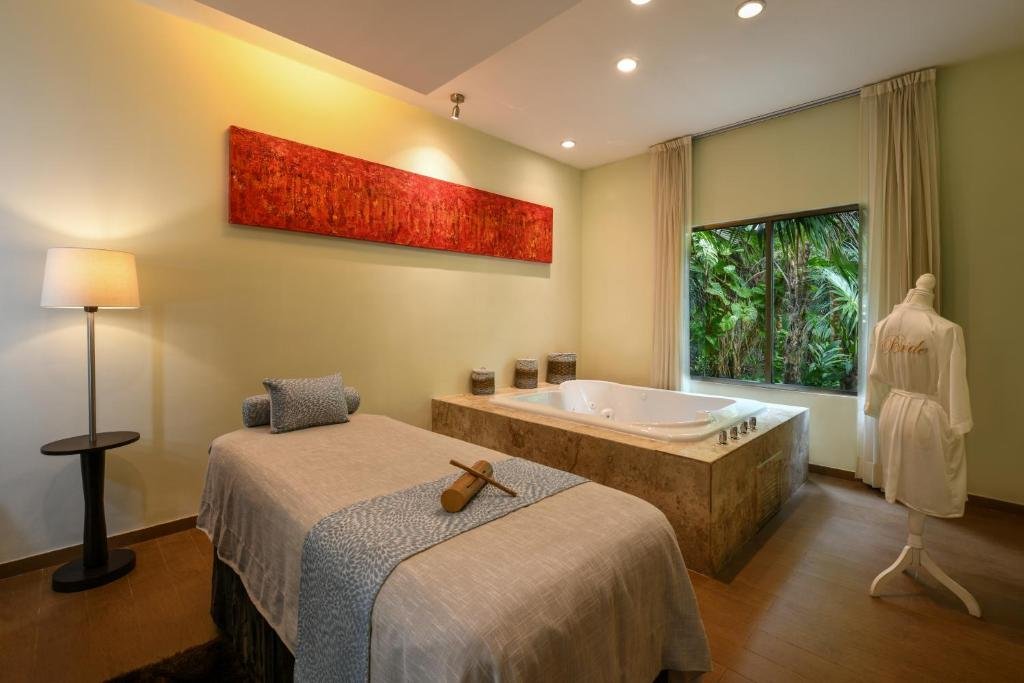 El Dorado Seaside Suites  resort