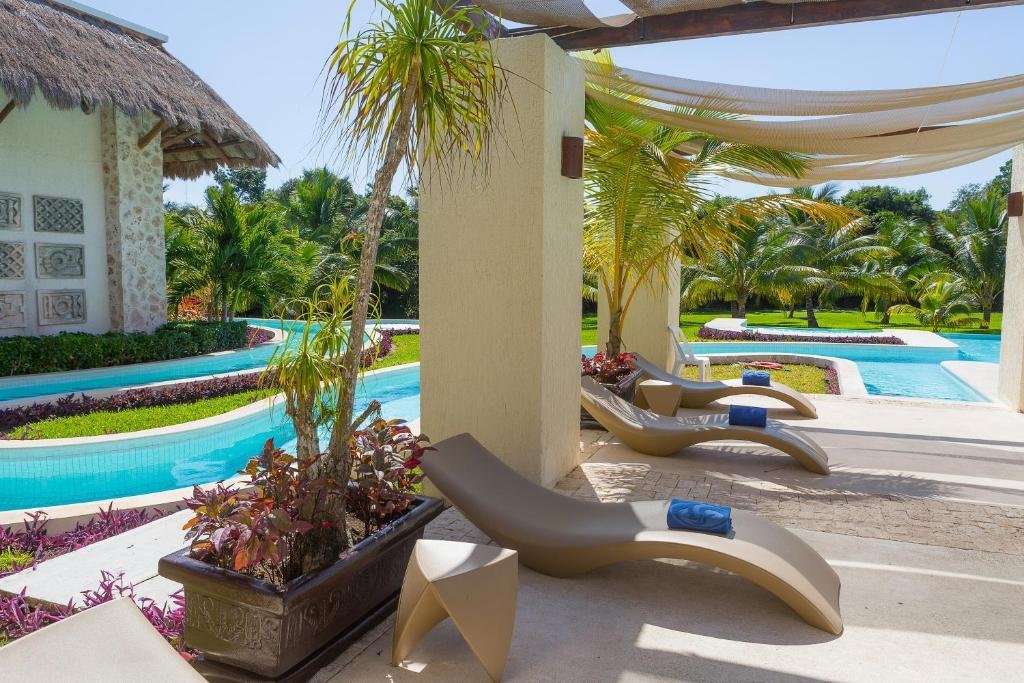 Grand Palladium Kantenah Resort & Spa resort