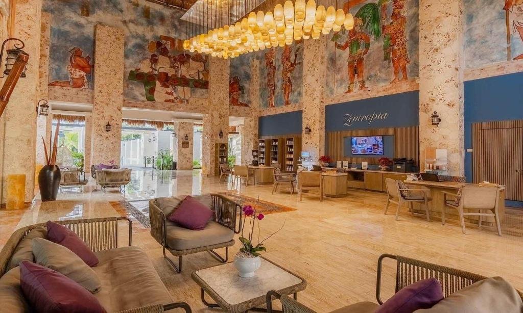 Grand Palladium Colonial Resort & Spa resort