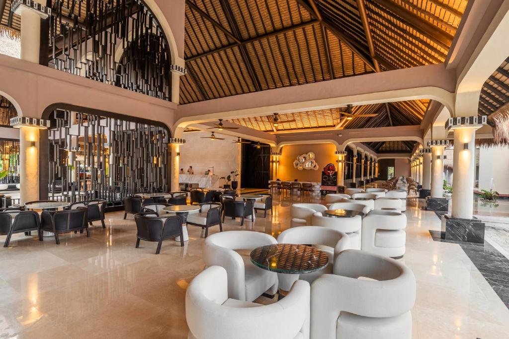 Grand Palladium Colonial Resort & Spa resort
