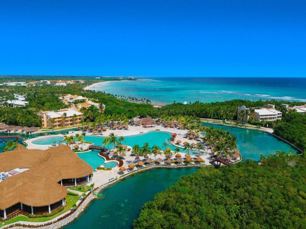 Grand Palladium Select White Sand Resort & Spa resort