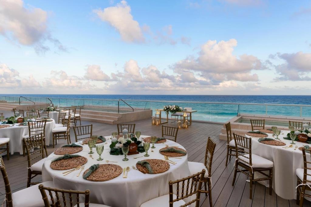 Hilton Cancun Mar Caribe All-Inclusive Resort resort