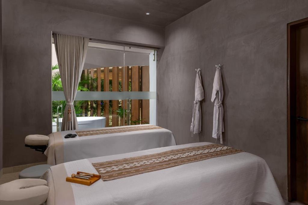 Hilton Cancun Mar Caribe All-Inclusive Resort resort