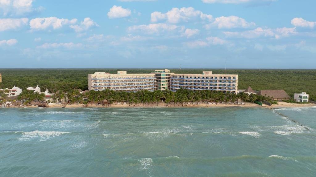 El Dorado Seaside Suites  resort