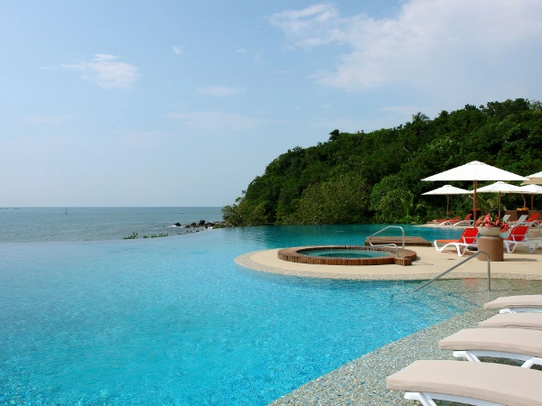 Azul-Ixtapa-Grand-Hotel-ZIHAIG-202312-01_Pool