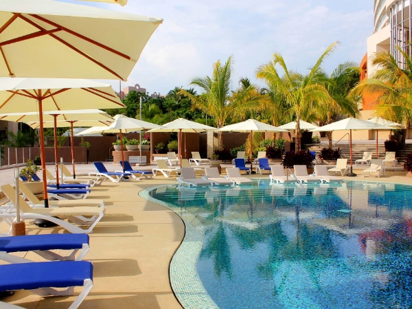 Azul-Ixtapa-Grand-Hotel-ZIHAIG-202312-07_Pool
