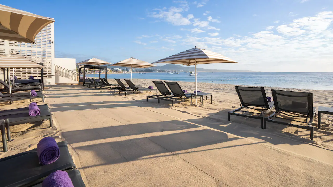 BRCSL-P0042-Beach-Lounge-Area.16x9