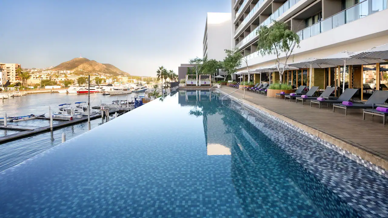 BRCSL-P0043-Relaxing-Marina-Pool.16x9