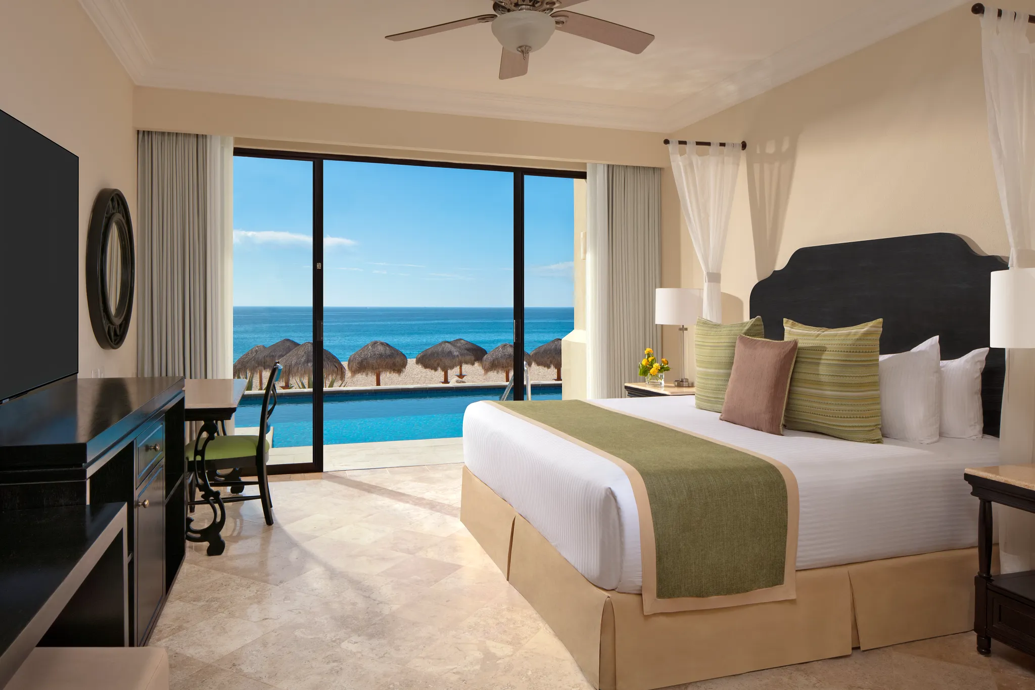 Preferred Club Presidential Suite Oceanfront Swim Out