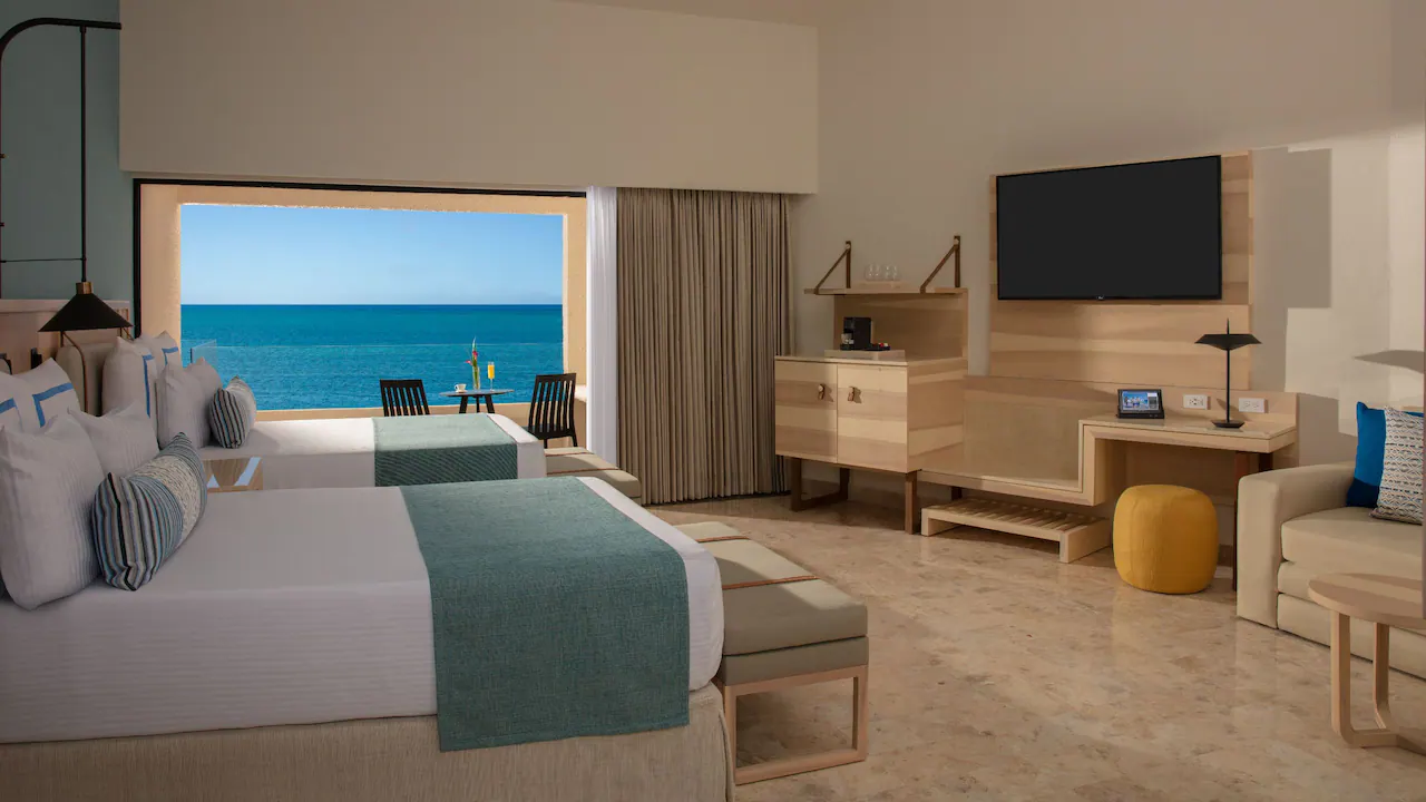 Preferred Club Family Room Ocean Front