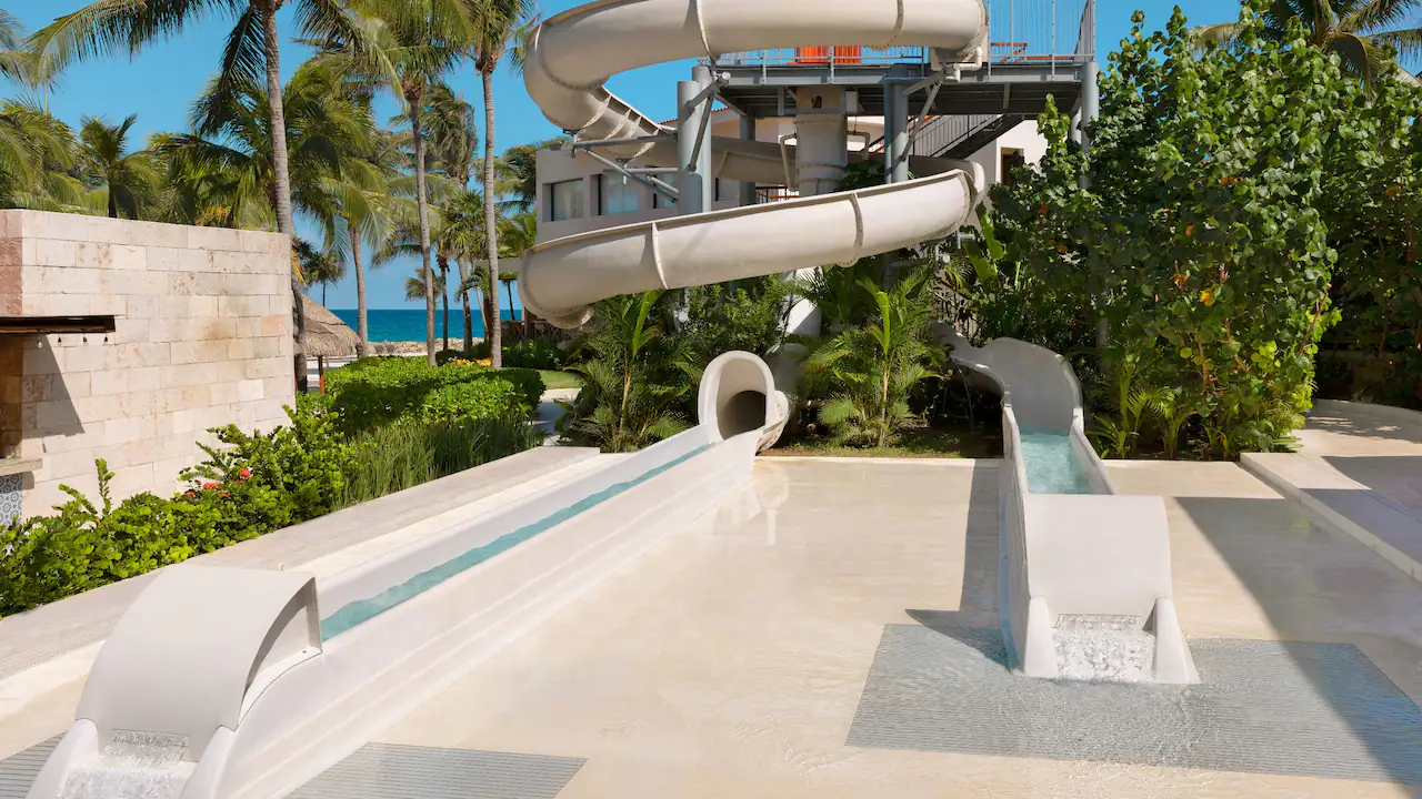 DREPA-P0020-Pool-Water-Park.16x9