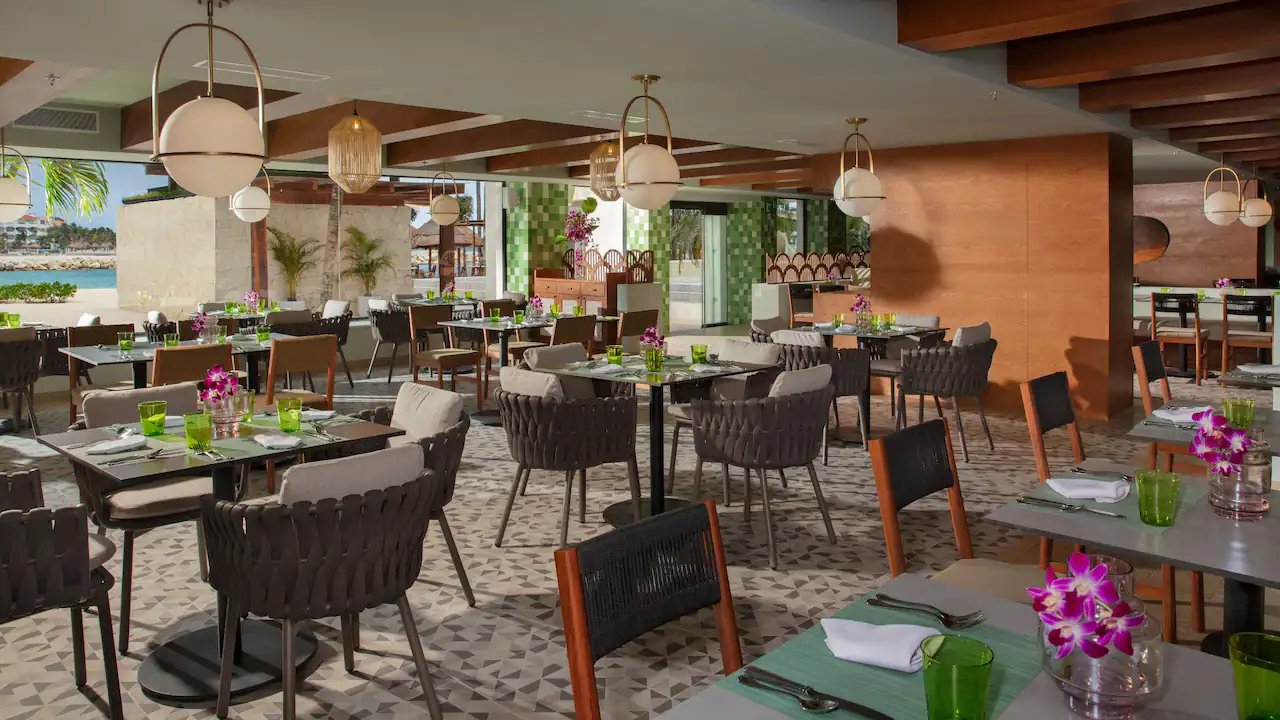 DREPA-P0022-Restaurant-World-Cafe.16x9
