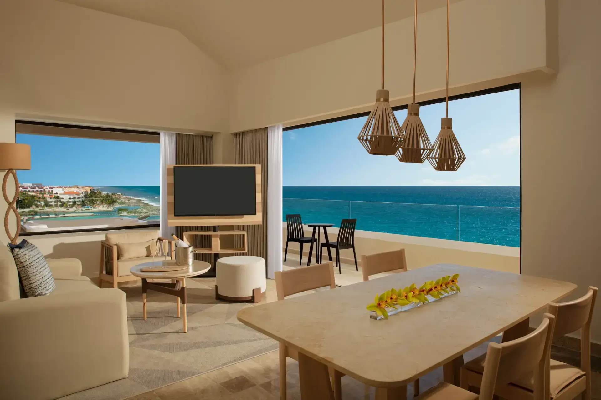 Preferred Club Master Suite Ocean Front with Hot Tub