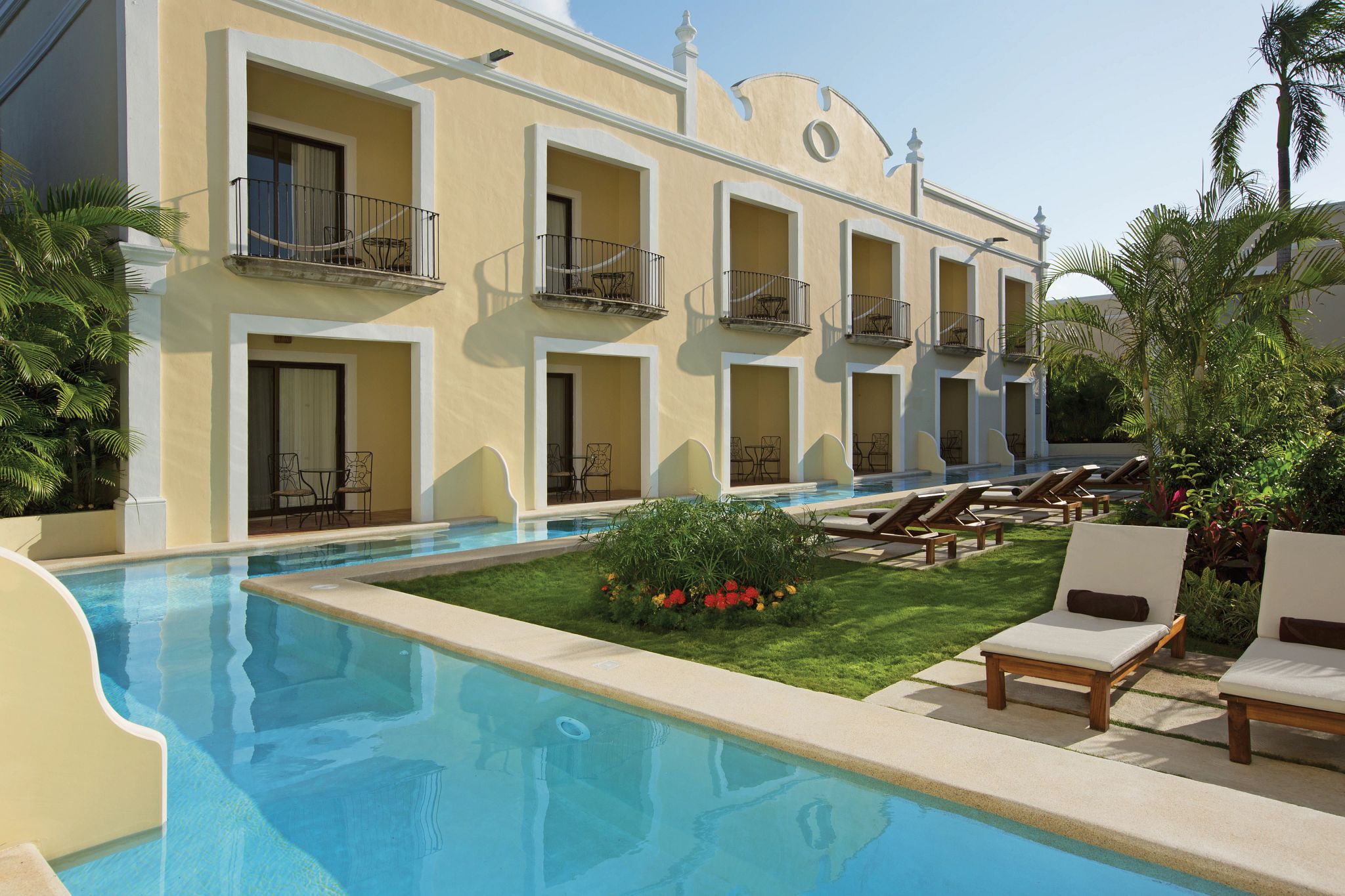 Preferred Club Deluxe Garden Swim Out (Adults Only Section)