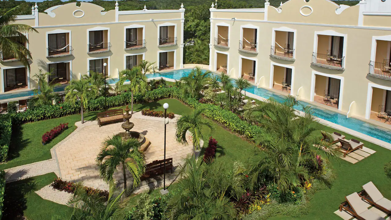 DRETU-P0027-Swim-Out-Suites.16x9