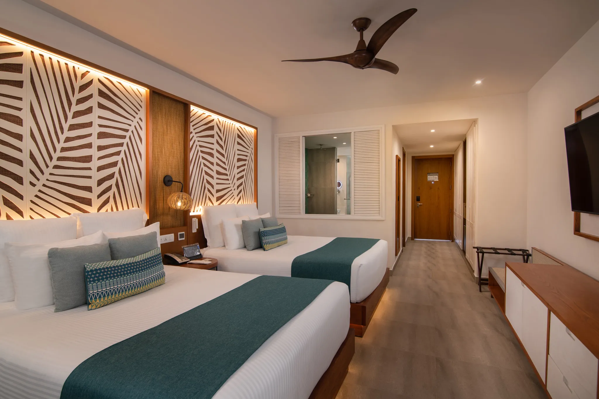 Preferred Club Junior Suite Tropical View