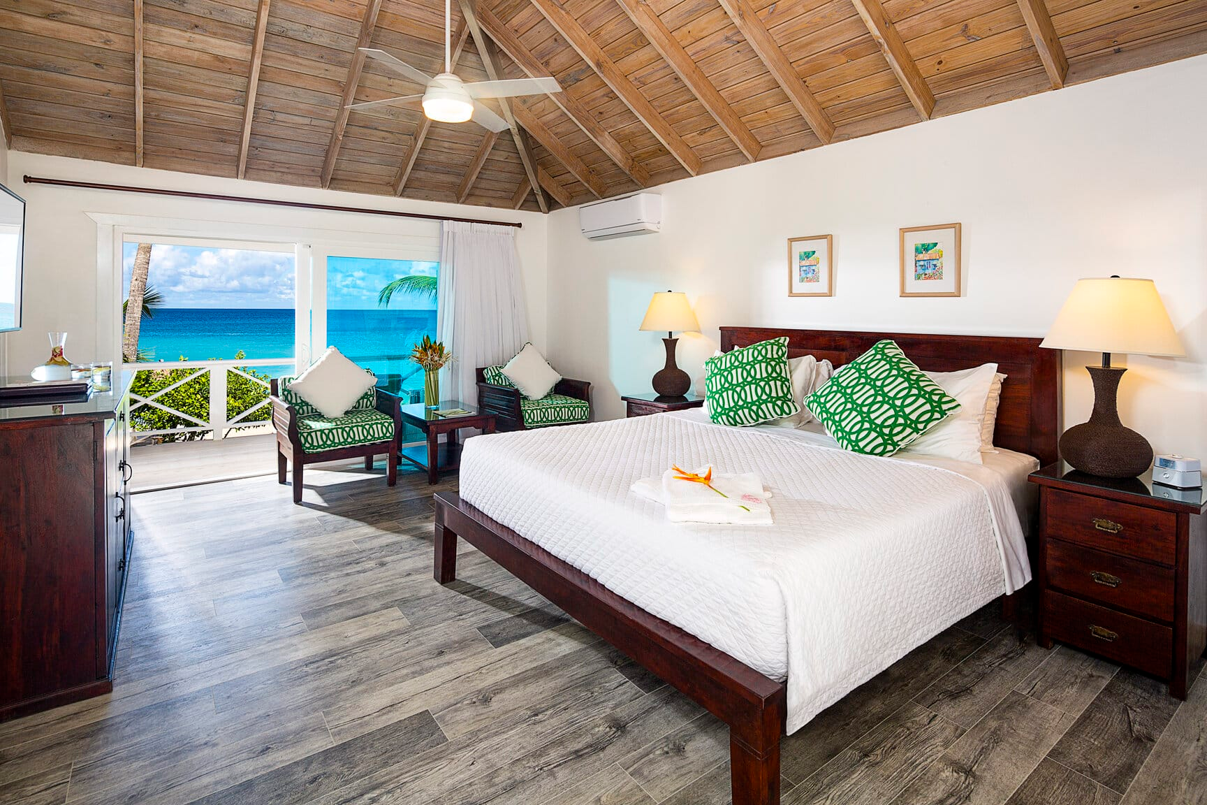 Deluxe Beachfront Room