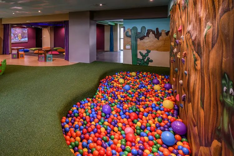 GENERATIONS_RIVIERAMAYA_KIDSCLUB_1_R1GUWCE