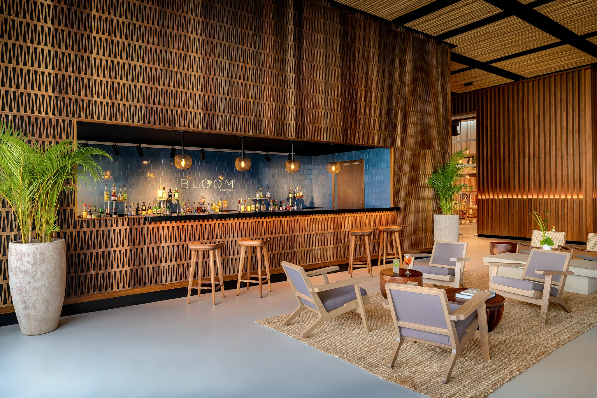 HYVGI-BAR-Bloom-Lobby-02-AFC